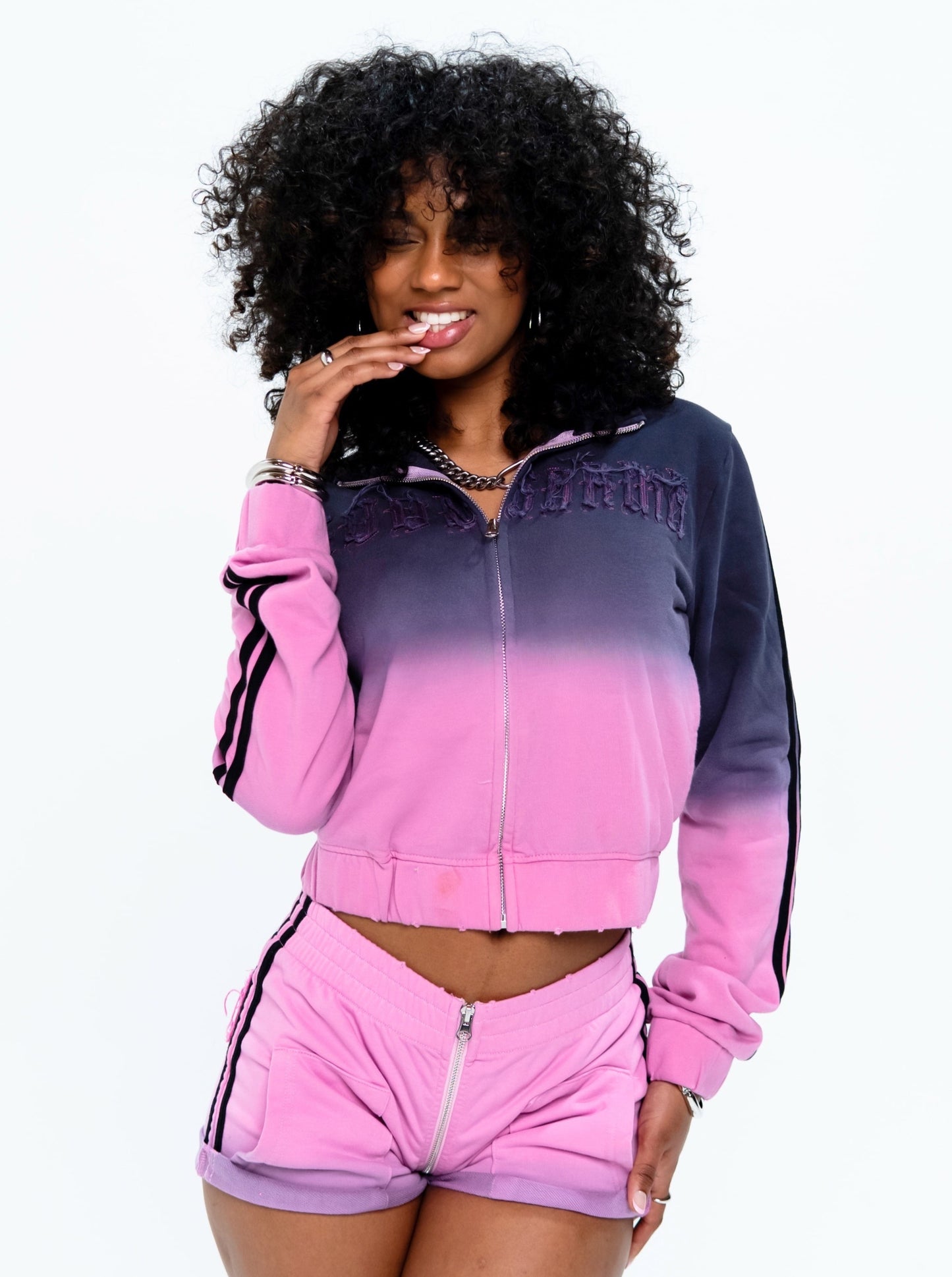 AMETHYST GOOD KARMA FULL ZIPPER SWEAT SHORTS